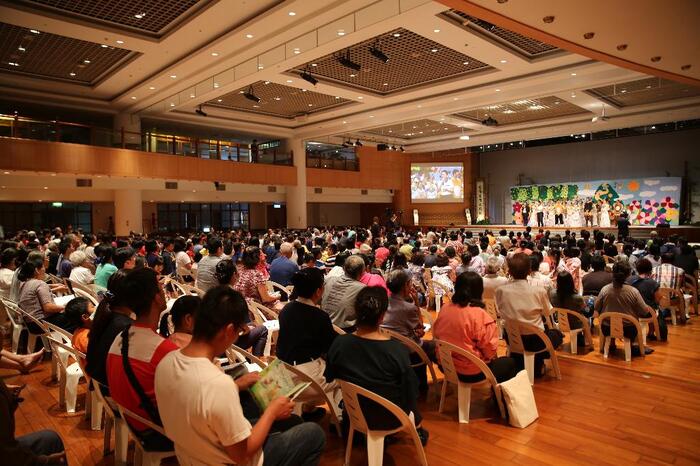 今晚《慈悲的孔雀》在臺南靜思堂和近八百位觀眾結了一分好緣。